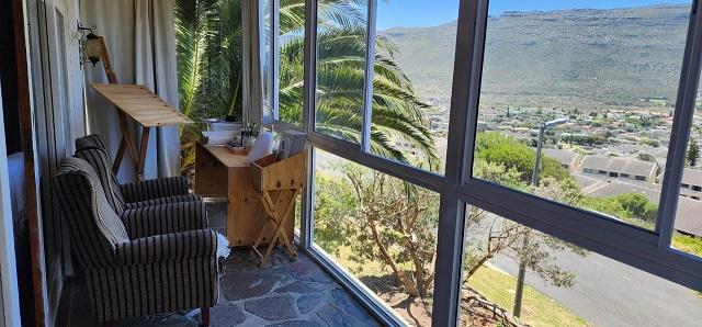 To Let 4 Bedroom Property for Rent in Fish Hoek Western Cape